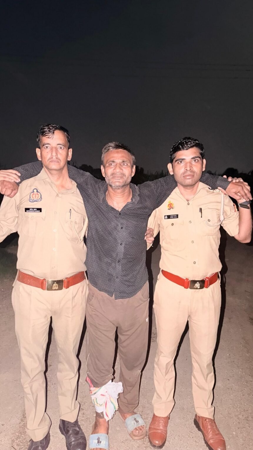 Writing Two Robbers Who Snatched Earrings from Sub-Inspector’s Wife Arrested After Encounter IMAGE CREDIT TO पुलिस