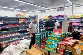 Writing Special Drive by the Food Safety Department in Haridwar: Samples of 19 Food Items Sent for Testing IMAGE CREDIT TO रिपोर्टर