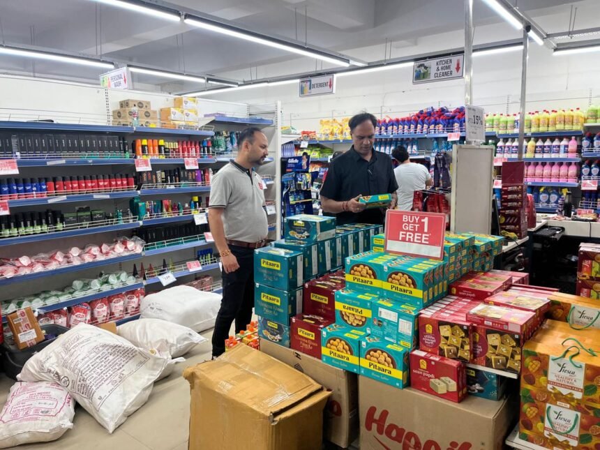 Writing Special Drive by the Food Safety Department in Haridwar: Samples of 19 Food Items Sent for Testing IMAGE CREDIT TO रिपोर्टर