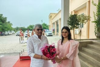 Pay special attention to the quality of development works, officials; keep public representatives informed about every project. IMAGE CREDIT TO सूचना विभाग