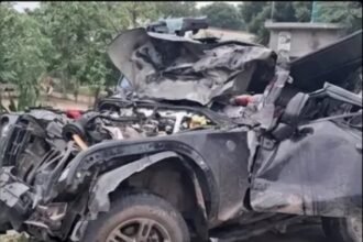 Thar Overturns After Losing Control on Ganga Expressway, Four Youths Killed and One Seriously Injured IMAGE CREDIT TO रिपोर्टर