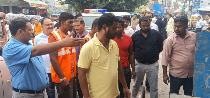 Writing Municipal Anti-Encroachment Drive in Bijnor, Roads Cleared of Illegal Occupations IMAGE CREDIT TO नगर पालिका