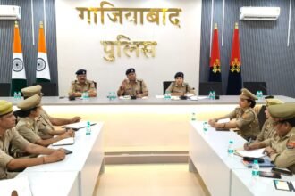 Meeting Held Under DCP Dhawal Jaiswal’s Chairmanship on Women’s Safety, Anti-Romeo Teams Directed to Take Prompt Action IMAGE CREDIT TO पुलिस