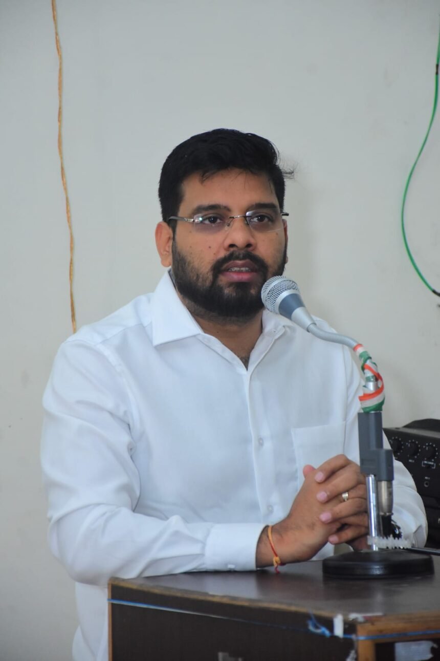 “Study with Hard Work and Dedication; Success Will Surely Follow”: District Magistrate Alok Yadav — IMAGE CREDIT TO सूचना विभाग
