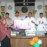 Cooks Honored in Ghaziabad, Delighted Over Increase in Honorarium; Cashless Medical Cards Distributed IMAGE CREDIT TO सूचना विभाग