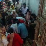Even in the final week of Sawan, a huge surge of devotees gathered at Dudheshwar Nath Temple. IMAGE CREDIT TO रिपोर्टर