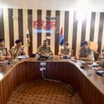 The SSP reviewed crime-control measures and directed officials to expedite the disposal of pending investigations. IMAGE CREDIT TO पुलिस