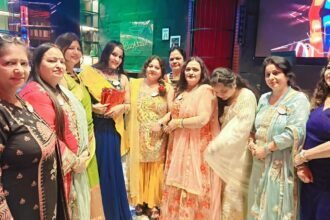 Women gifted free bus travel on Raksha Bandhan; honored in Hapur with sarees and sweets. IMAGE CREDIT TO सूचना विभाग