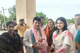 Lions Club Gaurav celebrated the Hariyali Teej festival with great enthusiasm, with Jyoti Sahni being crowned the Teej Queen. IMAGE CREDIT TO रिपोर्टर