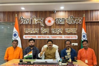 If the ban on meat and liquor in Mathura is not imposed within 72 hours, the Vishwa Hindu Raksha Parishad will march on August 30. IMAGE CREDIT TO विश्व हिंदू परिषद