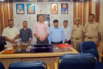 The Divisional Inspector Inspected the Information Department Office and Expressed Satisfaction with the Arrangements — IMAGE CREDIT TO सूचना विभाग