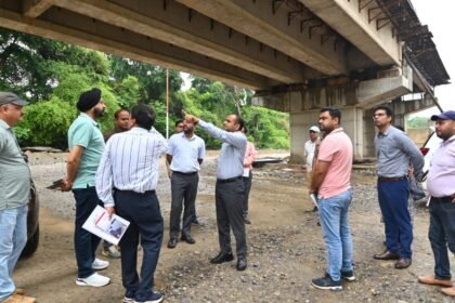 All Roads in Haridwar to Be Pothole-Free by October 15, District Magistrate Conducts On-Site Inspection IMAGE CREDIT TO सूचना विभाग