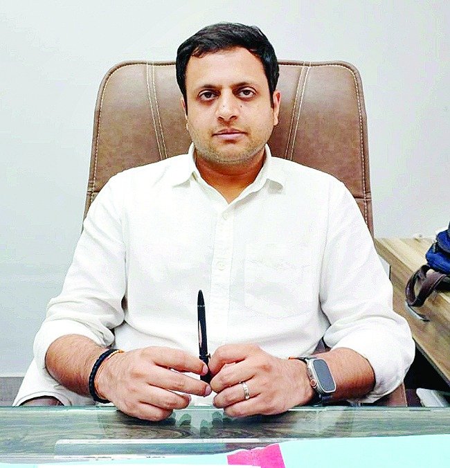 ‘Ghaziabad – The Tech Hub’ Statue Becomes a Symbol of Modern Ghaziabad, Draws Major Attraction IMAGE CREDIT TO नगर निगम