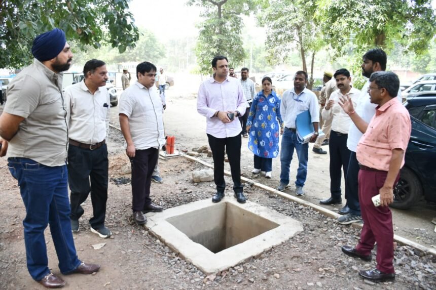 Municipal Commissioner Rebukes Officials Over Slow Progress of CM Grid Phase-2 in Indirapuram IMAGE CREDIT TO नगर निगम
