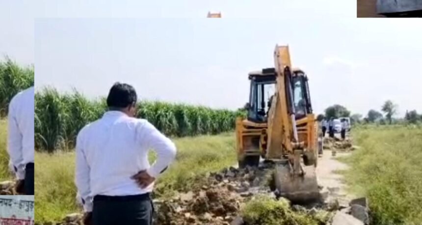HPDA Bulldozer Rolls into the Handloom City; 35,800 Square Metres of Illegal Plotting Demolished IMAGE CREDIT TO प्राधिकरण