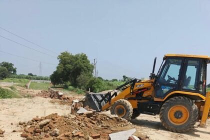 GDA Takes Action Against Illegal Colony Being Developed on 11,000 Square Metres IMAGE CREDIT TO प्राधिकरण
