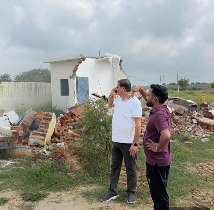 Authority’s Bulldozers Demolish Encroachments on 62,500 Square Metres of Land, Freeing Land Worth ₹125 Crore from Encroachment IMAGE CREDIT TO प्राधिकरण