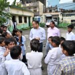 District Magistrate Conducts Surprise Inspection of Primary Schools, Emphasizes Quality of Education and Mid-Day Meals IMAGE CREDIT TO सूचना विभाग