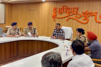 Meeting Held on Traffic Management for Kumbh Mela 2027; Deliberations on Pedestrian Routes and Crowd Control IMAGE CREDIT TO पुलिस