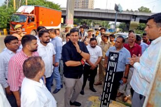 District Magistrate Inspects Sahibabad Industrial Area, Directs Time-Bound Resolution of Issues IMAGE CREDIT TO सूचना विभाग