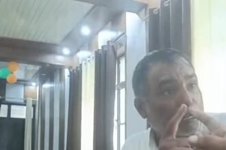 Impact of Rashtriya Shikhar Report: Teacher Suspended for Allegedly Using Abusive Language Against Officials on Social Media फोटो द्वारा रिपोर्टर और फाइल फोटो