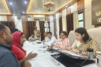 116 Complaints Received on Samadhan Diwas, 21 Resolved on the Spot IMAGE CREDIT TO सूचना विभाग