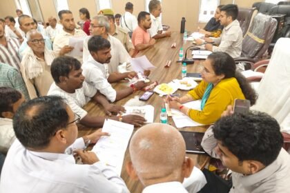 170 Complaints Received During Sampoorna Samadhan Diwas, 14 Resolved on the Spot IMAGE CREDIT TO सूचना विभाग