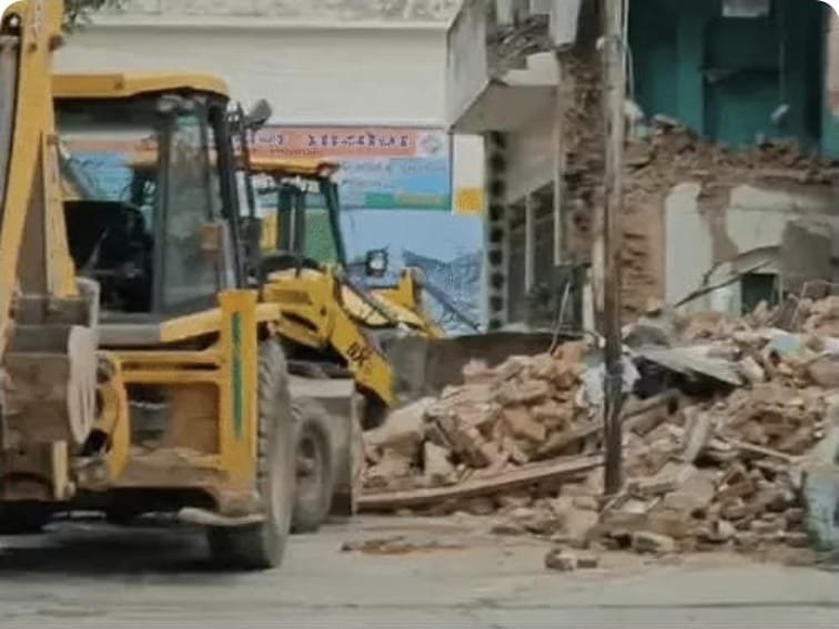 English Translation Administration’s Bulldozer Demolishes Mosque at Saharanpur Collectorate Amid Heavy Security IMAGE CREDIT TO रिपोर्टर