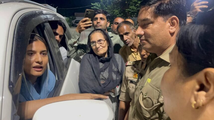 Kairana MP Iqra Hasan Stopped at Her Residence Before Leaving for Saharanpur IMAGE CREDIT TO रिपोर्टर