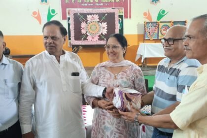 Teacher’s Day Celebrated with Great Enthusiasm at DAV School, Gandhinagar IMAGE CREDIT TO स्कूल
