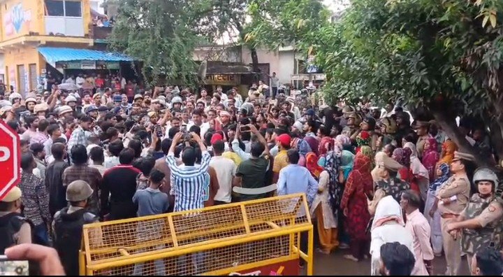 Tensions Escalate After Death of Deepak, Injured in Badnauli Shooting; Village on Edge, Heavy Police Force Deployed IMAGE CREDIT TO रिपोर्टर