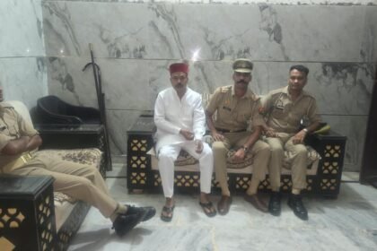 English Translation SP Leader Nawab Imtiyaz Placed Under House Arrest Before Leaving for Saharanpur IMAGE CREDIT TO रिपोर्टर