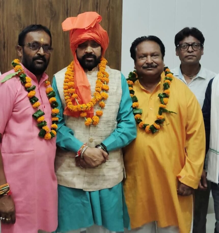 English Translation Preparations for the National Valmiki Conference in Meerut Gather Pace; Bhagwat Prasad Makwana Reaches Bijnor IMAGE CREDIT TO रिपोर्टर