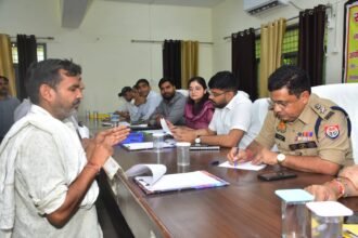 127 Complaints Received Across All Three Tehsils of Shamli District, Eight Resolved on the Spot IMAGE CREDIT TO सूचना विभाग
