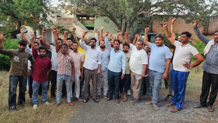 Airport-Affected Youth Formulate Strategy to Demand Permanent Jobs IMAGE CREDIT TO रिपोर्टर