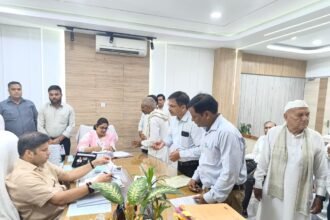 "Justice delivered to victims in Jansunwai, emphasis on providing benefits of schemes to eligible beneficiaries: District Magistrate" IMAGE CREDIT TO सूचना विभाग