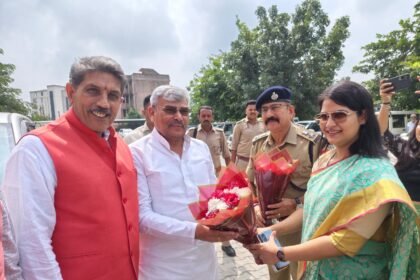 Emphasis on making 'Sewa Sankalp Abhiyan' historic, in-charge minister KP Malik reviewed preparations - IMAGE CREDIT TO सूचना विभाग