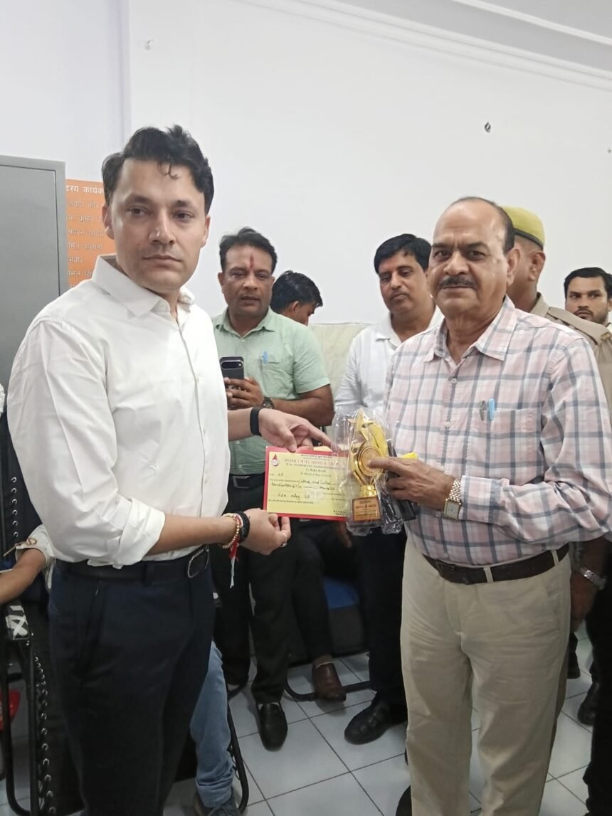 Blood donation camp held at GDA on Engineers' Day, officers and employees participated enthusiastically - IMAGE CREDIT TO प्राधिकरण