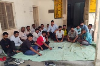 "Contract electricity workers protest over non-receipt of honorarium for three months" IMAGE CREDIT TO रिपोर्टर