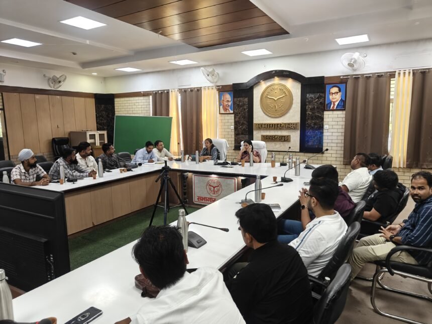 "DM interacts with journalists and social media influencers regarding the promotion of 'Sewa Sankalp Abhiyan'" IMAGE CREDIT TO सूचना विभाग