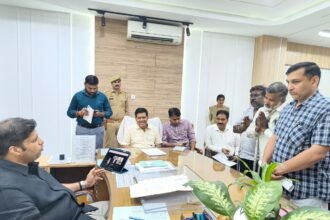 Flood of complaints pours into DM's public hearing; illegal encroachments and land disputes raise concerns IMAGE CREDIT TO सूचना विभाग
