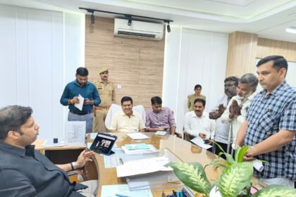 Flood of complaints pours into DM's public hearing; illegal encroachments and land disputes raise concerns IMAGE CREDIT TO सूचना विभाग