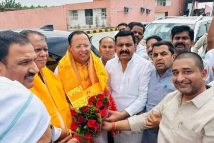 Call to strengthen the organization's roots by strengthening the booth; Ram Pratap Chauhan welcomed at Rohana toll plaza IMAGE CREDIT TO रिपोर्टर