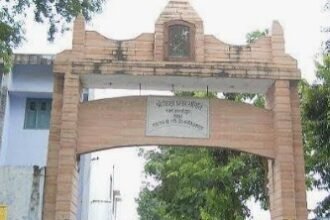Dispute over teachers’ services at SSV College; demand for compliance with High Court order IMAGE CREDIT TO रिपोर्टर