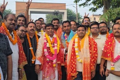 Atul Chokdayat's historic victory by 734 votes; Chokdayat faction secures six key posts. IMAGE CREDIT TO रिपोर्टर