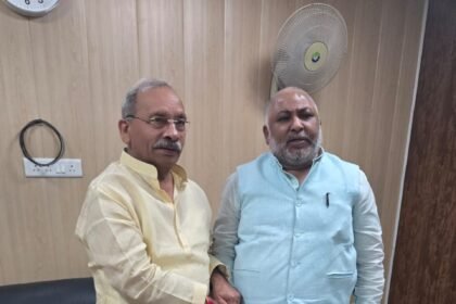Do not seize vehicles that have exceeded the permissible time limit immediately; give them an opportunity first: MP Sangwan. IMAGE CREDIT TO रिपोर्टर