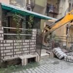 Authority Bulldozer Action Against Overnight Illegal Constructions; Demolition Carried Out on 14 Buildings. IMAGE CREDIT TO आवास विकास