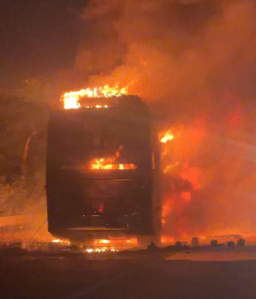 Sleeper Bus Catches Fire While Moving on Yamuna Expressway, Killing Nine Passengers; Driver and Conductor Arrested IMAGE CREDIT TO रिपोर्टर