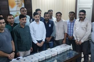 Vigilance Cracks Down on Bribery Hub, Three Arrested Including Mining Officer and Clerk IMAGE CREDIT TO रिपोर्टर