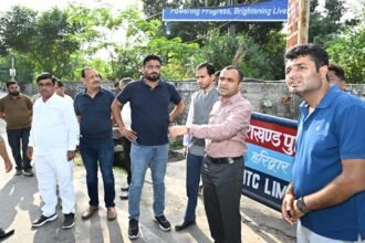 DM Takes Strict Action Against Encroachments and Mismanagement at Bhagat Singh Chowk, Orders Slab Installation Over Drain IMAGE CREDIT TO सूचना विभाग